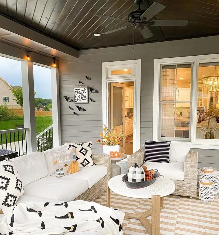 20 Easy Cozy Living Room Decor Ideas That Instantly Transform Your Space 9 Layered Throw Pillows and Blankets