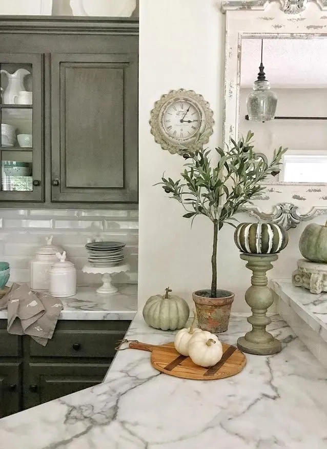 Countertop Vignette & Tray Styling