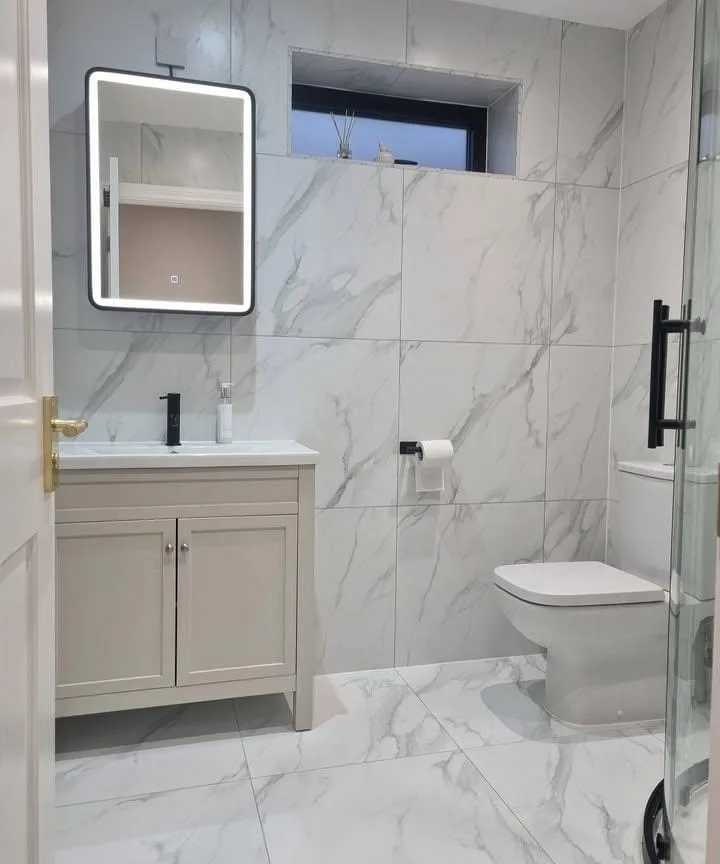 15 Bathroom Floor Tile Ideas That Transform Ordinary Spaces Into Spa-Like Retreats 4 Classic White Subway Tile Flooring