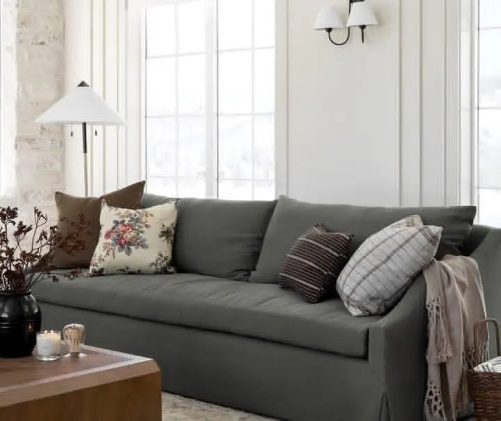 20 Cozy Cottage Living Room Ideas That Feel Like a Warm Hug 6 Floral Slipcovered Sofas