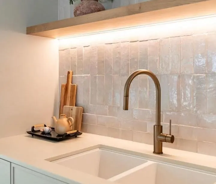 20 Trendy Earthy Kitchen Ideas For A Warm,Inviting Cooking Space That Warm up A Dull Kitchen 8 Rustic Brass Fixtures