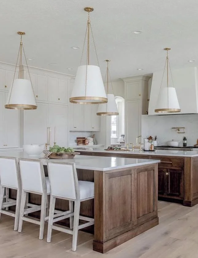 The Double-Tier Island for Dining and Prep